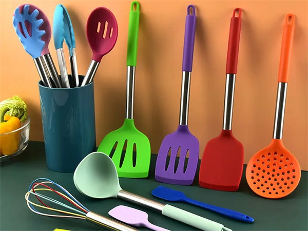 Which is better, silicone kitchenware or stainless steel kitchenware? After reading it, you will understand