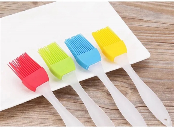 This article takes you to understand the high temperature resistance and correct usage of silicone oil brushes!