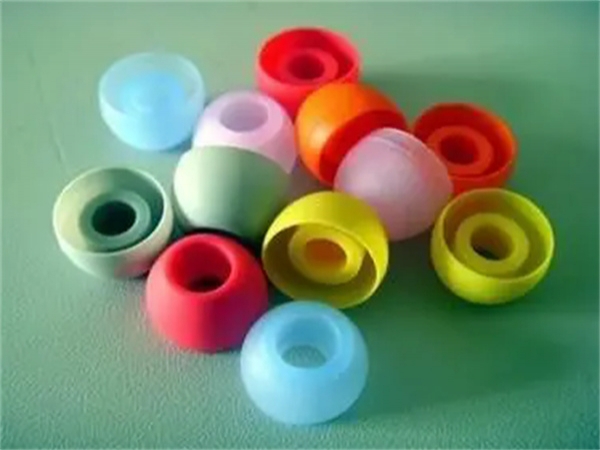 What is the difference between silicone products and rubber products?