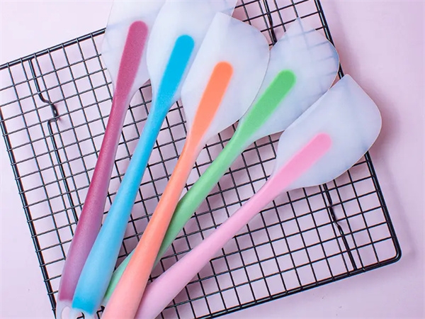 Why do silicone products experience edge explosion?