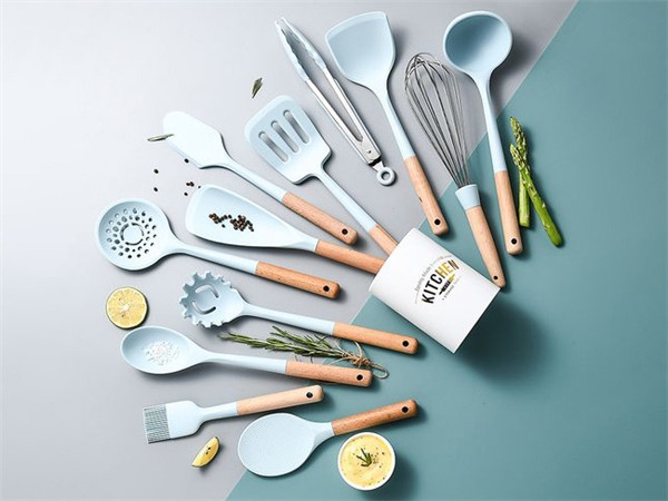 How to properly disinfect silicone kitchenware?