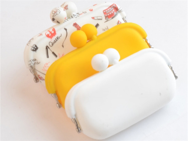 What are the characteristics of silicone wallets? How to maintain it?