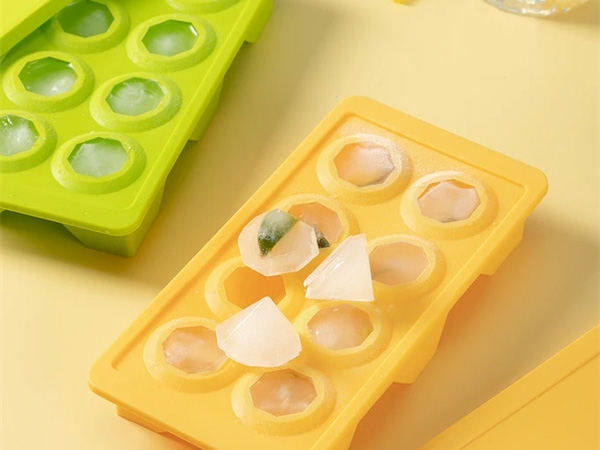 Silicone ice grid unlocks a new experience of summer coolness!