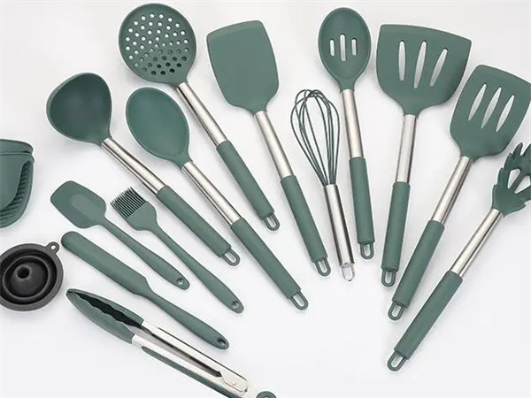What are the qualified standards for silicone kitchenware?