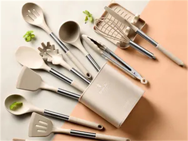 Reasons for the stickiness of silicone kitchenware revealed!